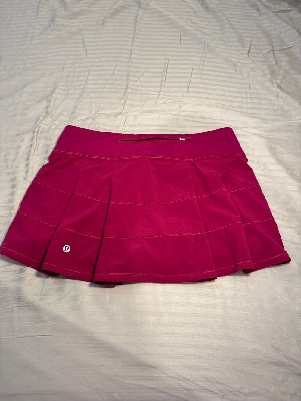 Lululemon Fuchsia skort - Picture 5 of 5